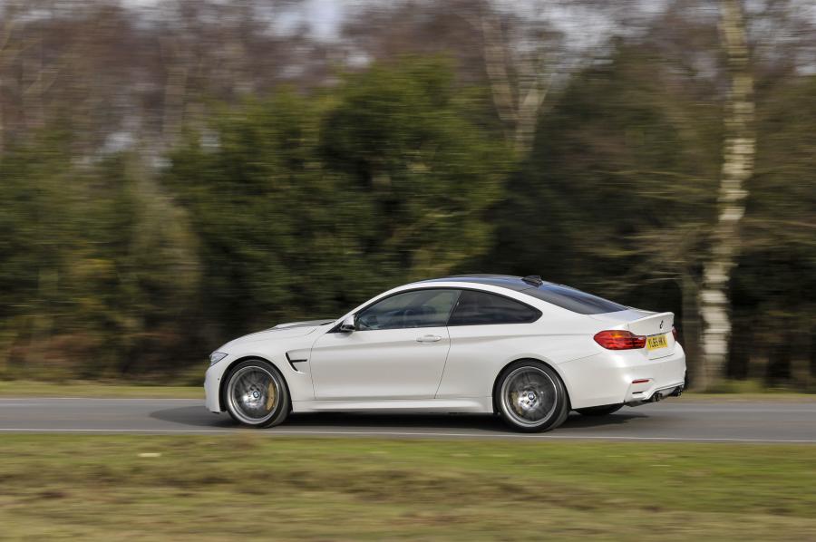  BMW M4 Coupe Competition Package 2016 года  (UK) (фото 14 из 24)